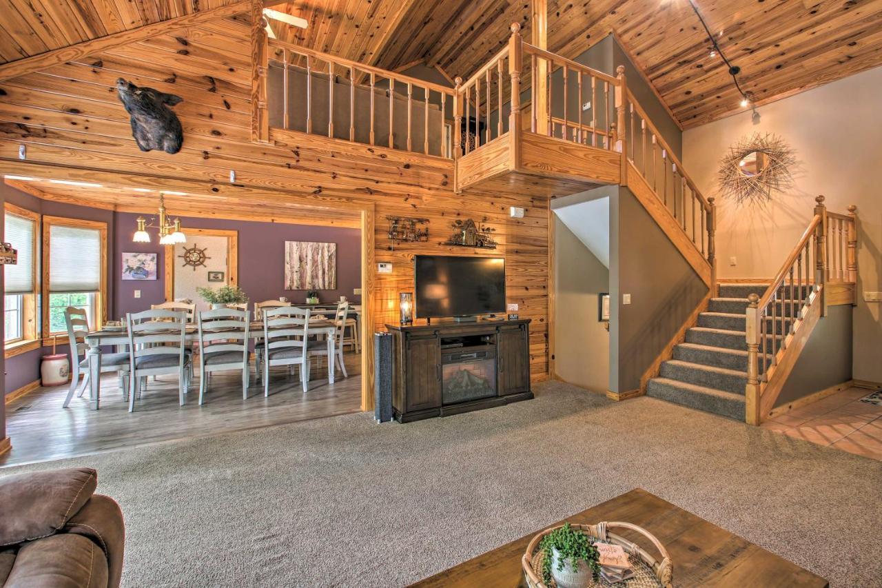 Lakeside Hot Springs Retreat With Kayaks And Boat Dock Hot Springs Village Exterior photo