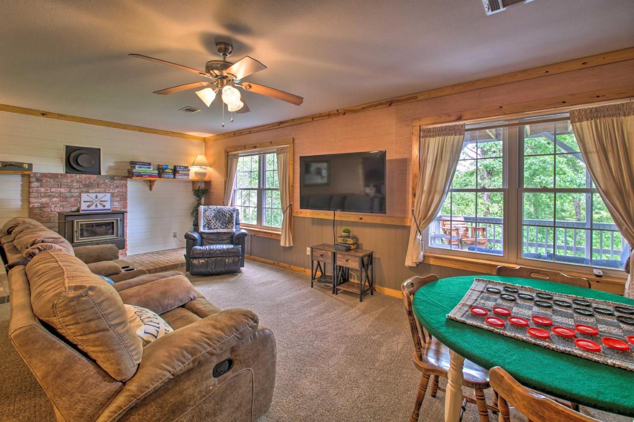 Lakeside Hot Springs Retreat With Kayaks And Boat Dock Hot Springs Village Exterior photo
