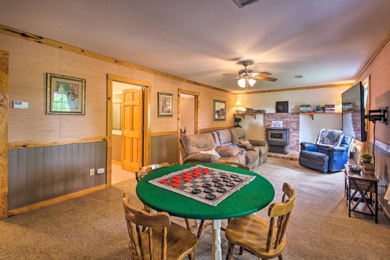 Lakeside Hot Springs Retreat With Kayaks And Boat Dock Hot Springs Village Exterior photo